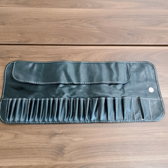 Black Leather Wallet - Picture 2 of 4